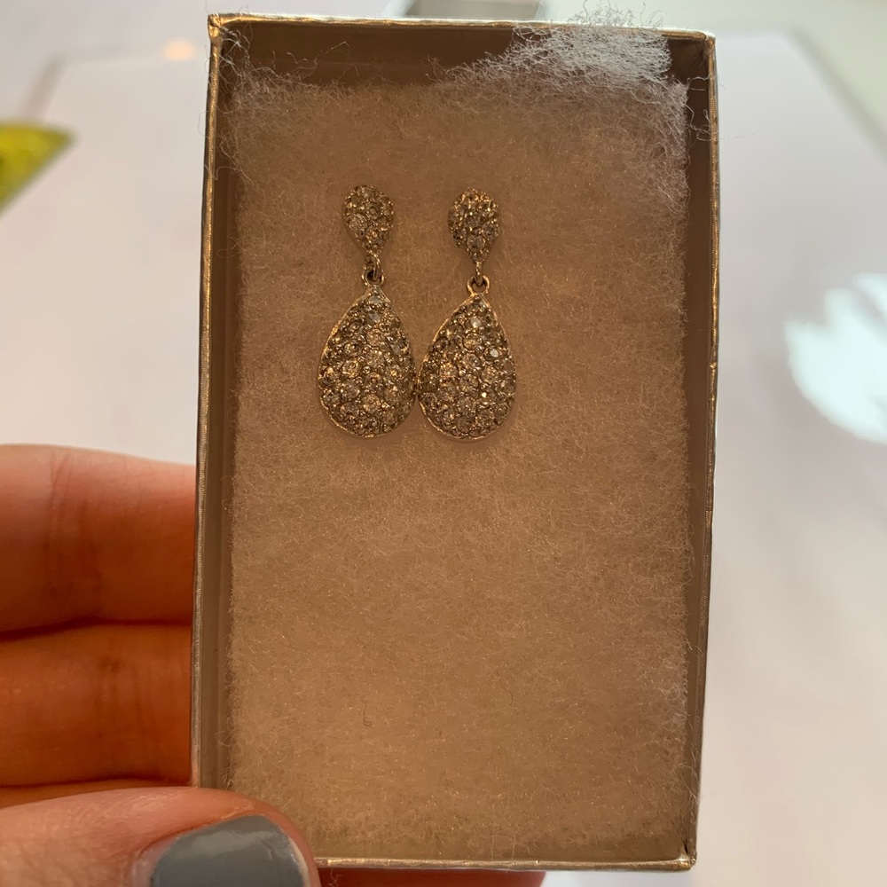Teardrop earring